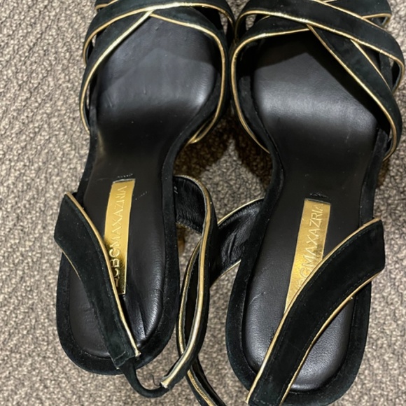 NEW - BCBGMAXMAZRIA BLACK & Gold Shoes - Picture 7 of 9